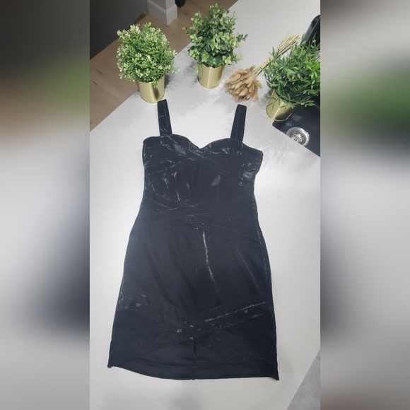 H&M Jolie petite robe noire scintillante - Picture 2 of 8